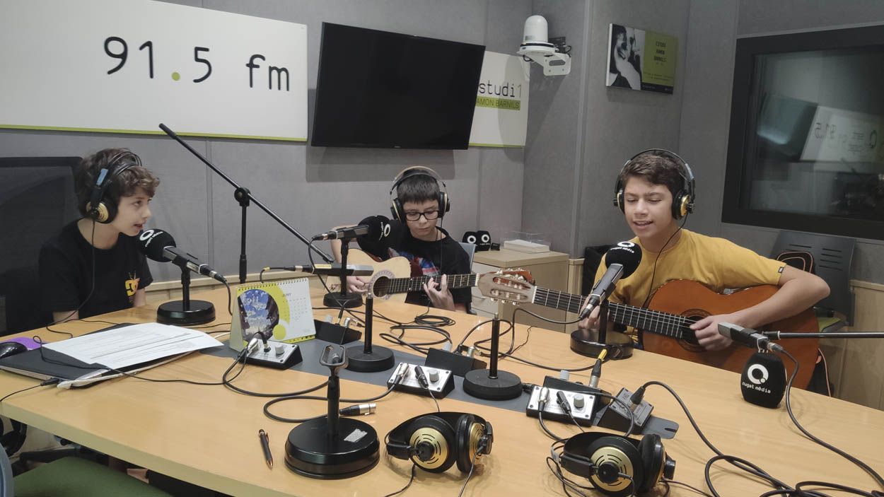 No somos del palo actuant en acústic a l'estudi 1 de Ràdio Sant Cugat/ Foto: Cugat Mèdia