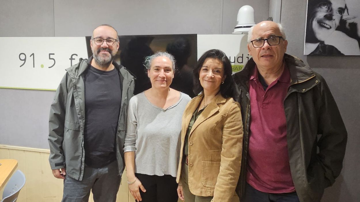 Manel Cerdà, Jèssica Sotodosos, Gemma Navarra i Martí Marín a l'estudi 1 de Ràdio Sant Cugat/Foto: Cugat Mèdia