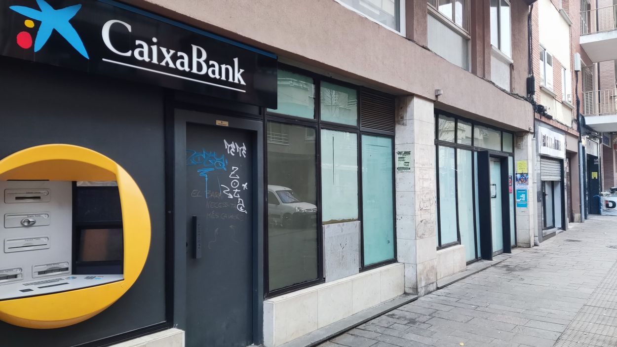 Vox demana al govern municipal que actuï contra l'ocupació de l'oficina bancària de l'avinguda de Cerdanyola