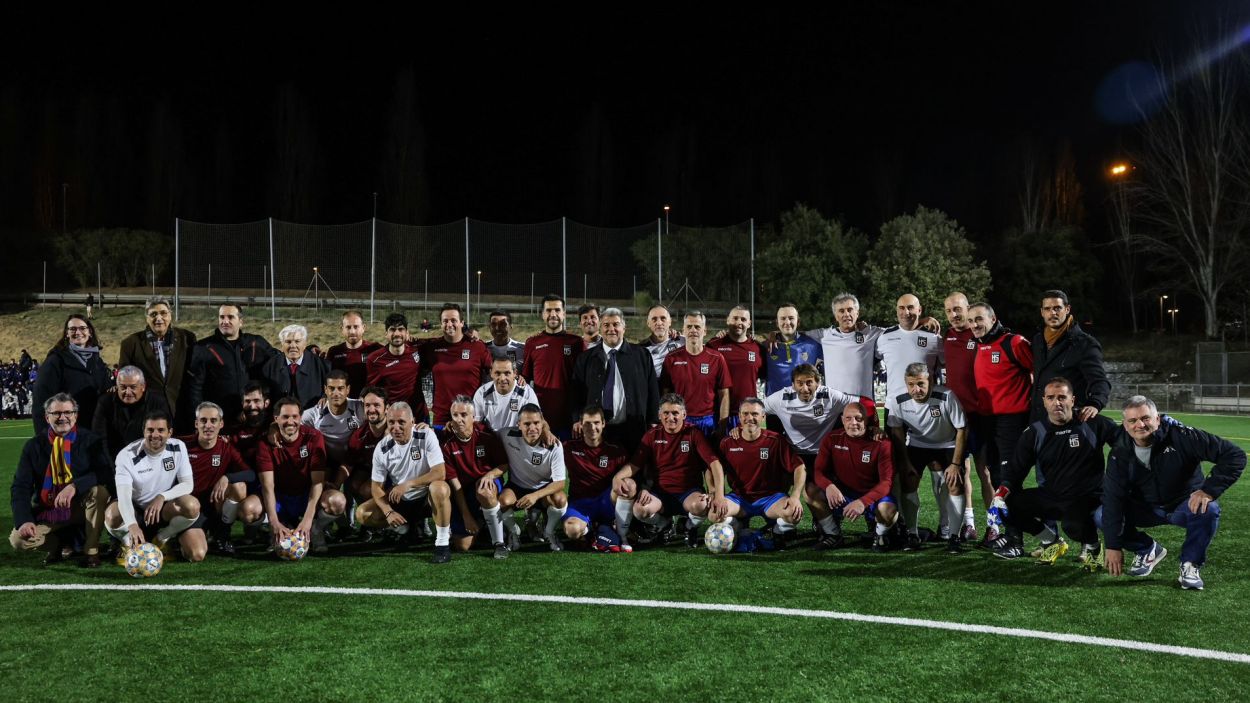 Els jugadors que han disputat el 'partit de les estrelles' de la Penya Blaugrana Sant Cugat / Foto: Ajuntament