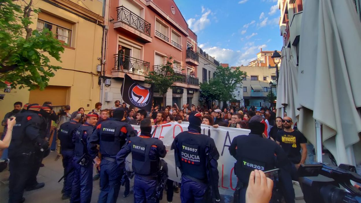 Un centenar de manifestants protesten contra l'acte de Vox a Sant Cugat