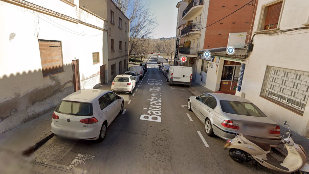El carrer Baixada de l'Alba, tallat al trnsit de vehicles a partir d'aquest dimarts
