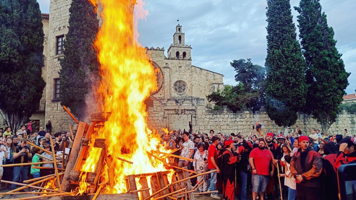 La Flama del Canig encn la revetlla de Sant Joan
