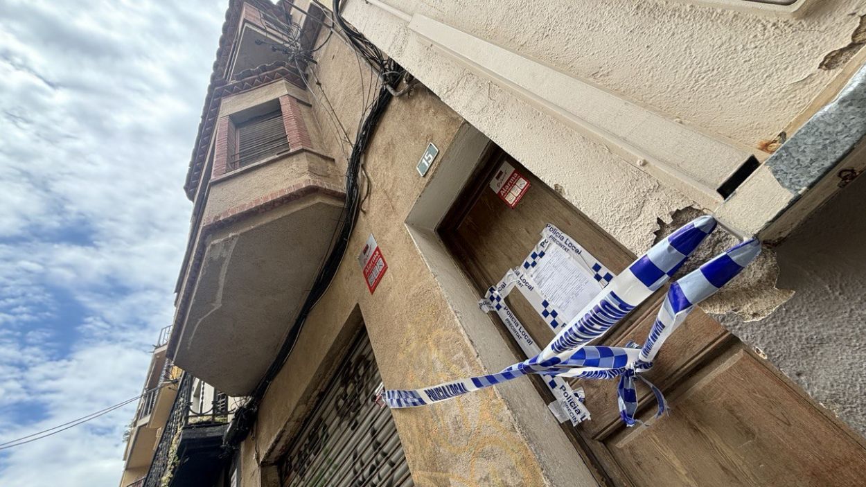 S'esfondra el sostre d'un edifici del carrer de Santa Maria