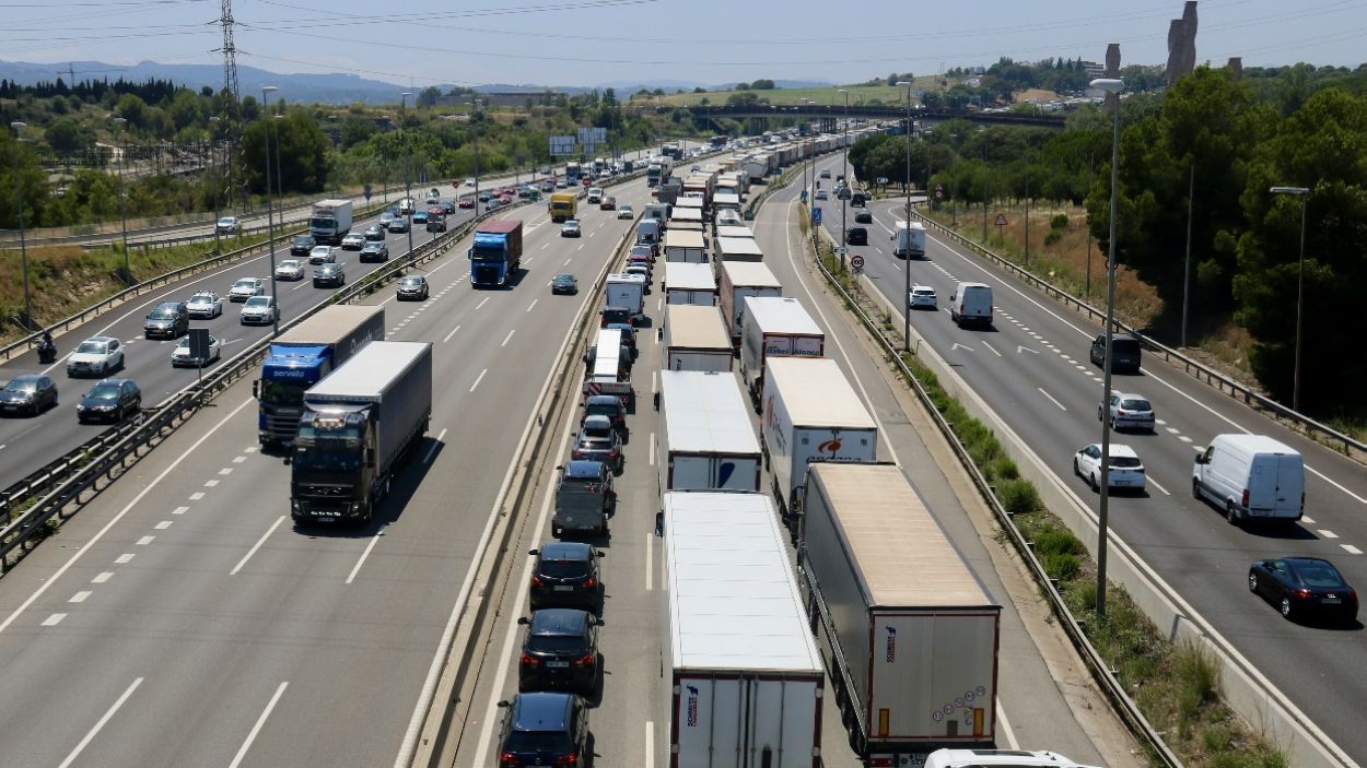 Imatge d'arxiu d'un collapse a l'AP7 en sentit sud a l'alada de la UAB / Foto: ACN (Albert Segura)