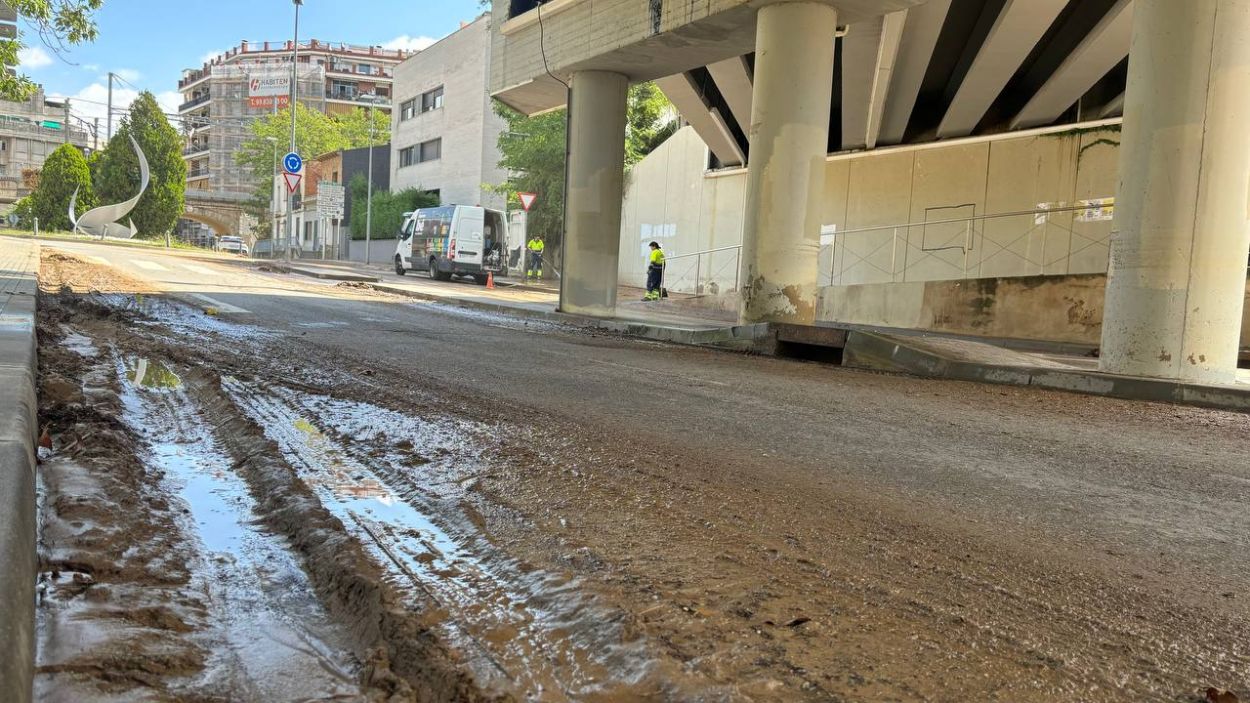 El pas per sota del pont dels FGC al carrer de Martorell, un dels punts ms afectats per la pluja