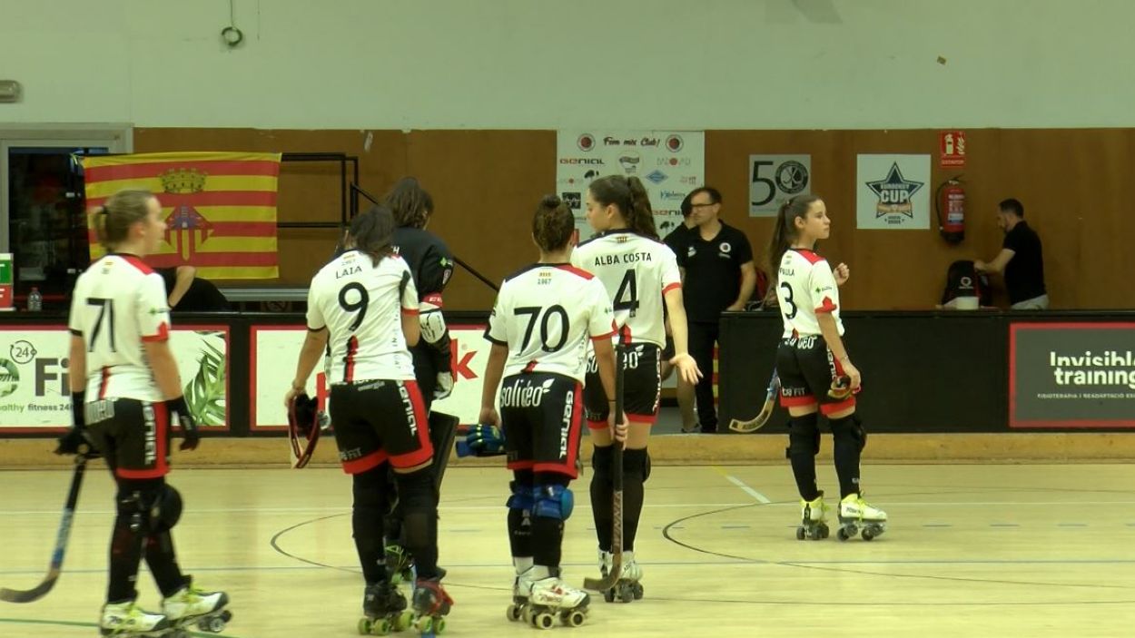 L'Oxigen Pat Hoquei femen juga a la pista del Fraga / Foto: Cugat Mdia