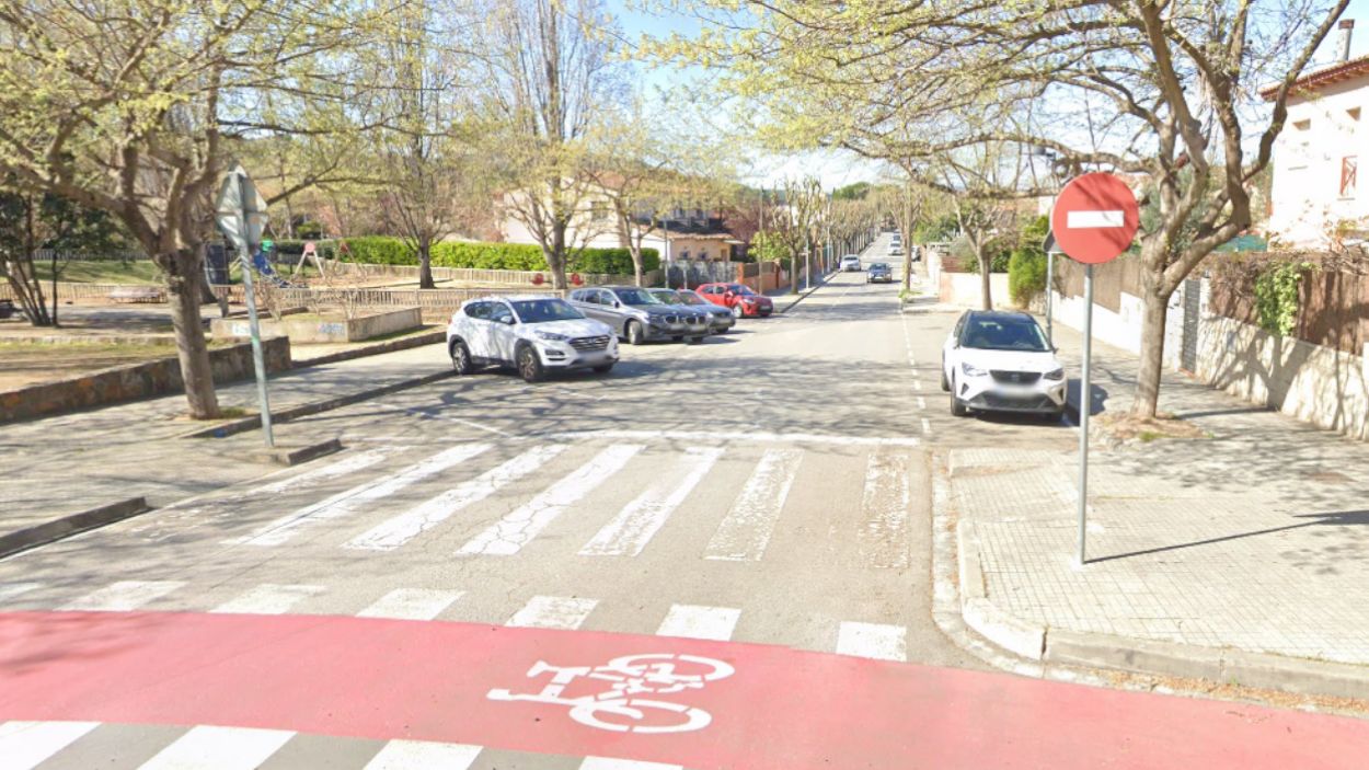 Imatge d'un tram del carrer Pompeu Fabra a Mira-sol / Foto: Google Maps