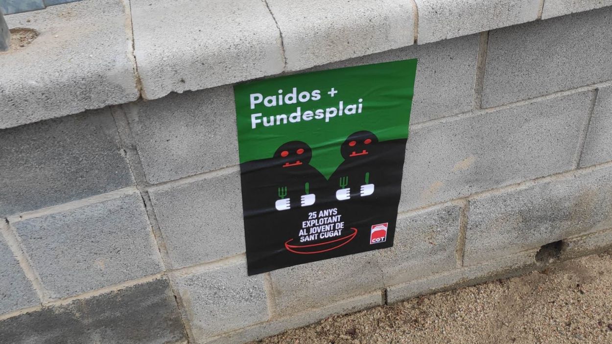 Un dels cartells que han aparegut aquest dimecres al voltant de La Mirada