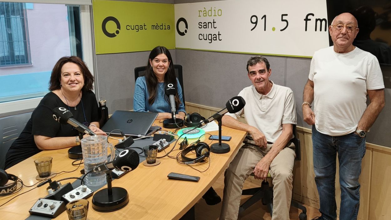 D'esquerra a dreta: Llusa Espn, Alba Triad, Toni Sams i Robert Sav a l'estudi Ramon Barnils de Rdio Sant Cugat / Foto: Cugat Mdia