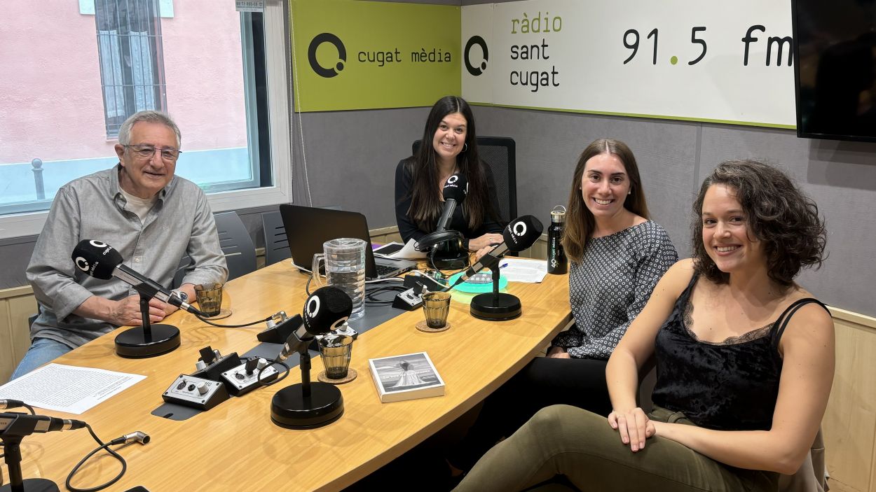 D'esquerra a dreta: Vctor Alexandre, Alba Triad, Maria Sellas i Mireia Carrillo a l'estudi Ramon Barnils de Rdio Sant Cugat / Foto: Cugat Mdia