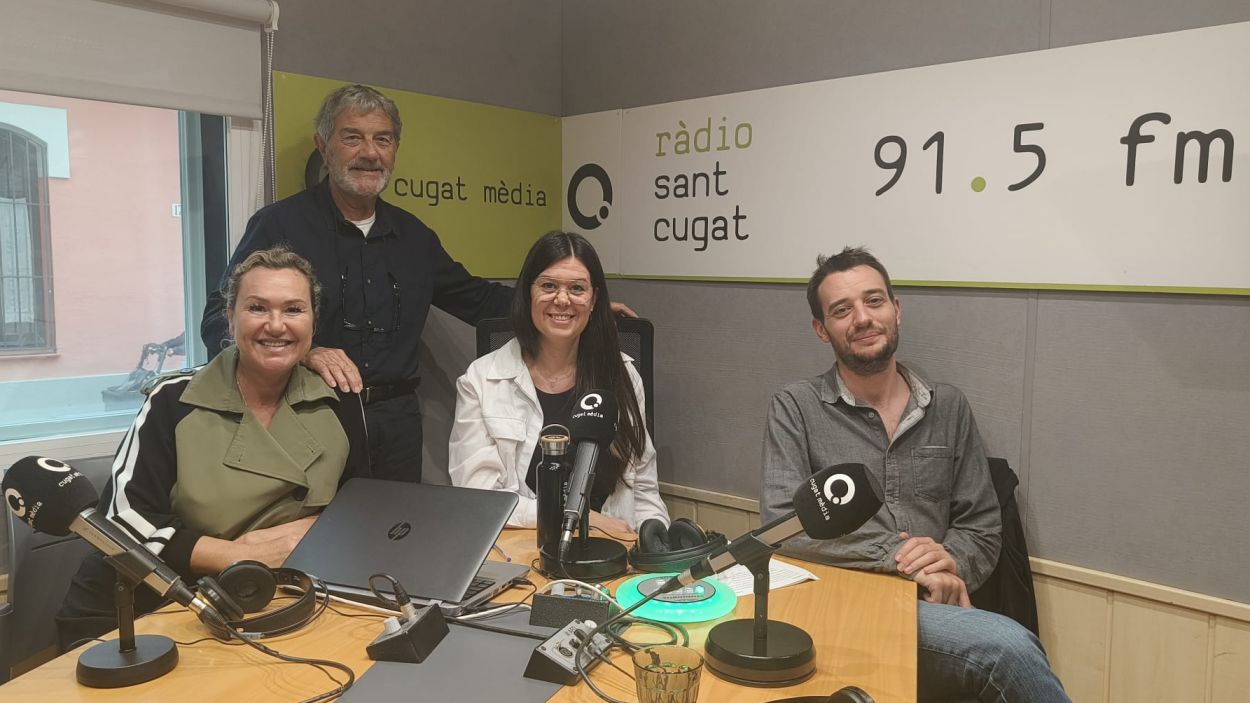 D'esquerra a dreta: Mnika Blasco, lvar Roda, Alba Triad i Jordi Pascual a l'estudi Ramon Barnils de Rdio Sant Cugat / Foto: Cugat Mdia