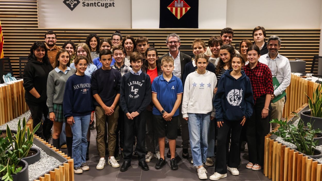 Representants del Consell de Joves a la Sala de plens / Foto: Ajuntament