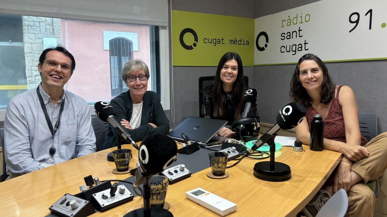 D'esquerra a dreta: Ferran Garcia, Roser Casamitjana, Alba Triad i Eva Navarro a l'estudi Ramon Barnils de Rdio Sant Cugat / Foto: Cugat Mdia