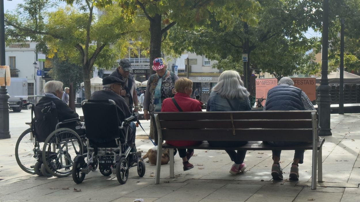 Imatge de gent gran al carrer / Foto: Cugat Mdia (Llus Llebot)