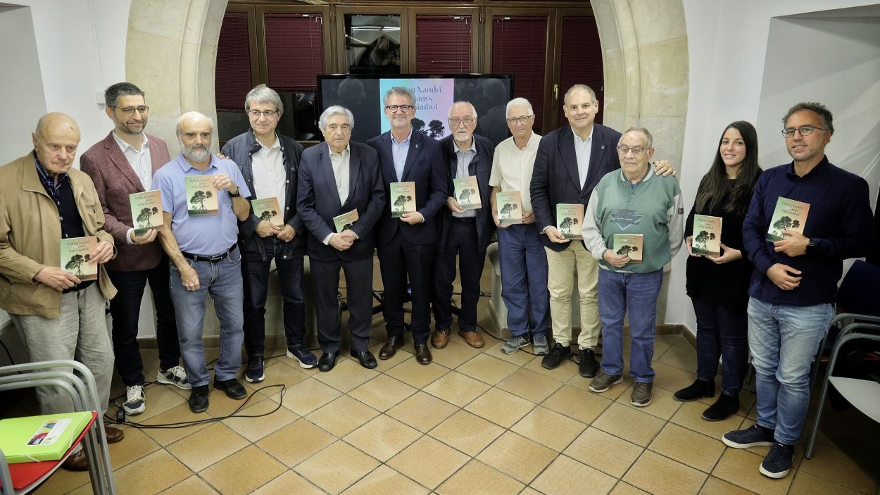 Presentaci de la publicaci un documental del Pi d'en Xandri / Foto: Ajuntament