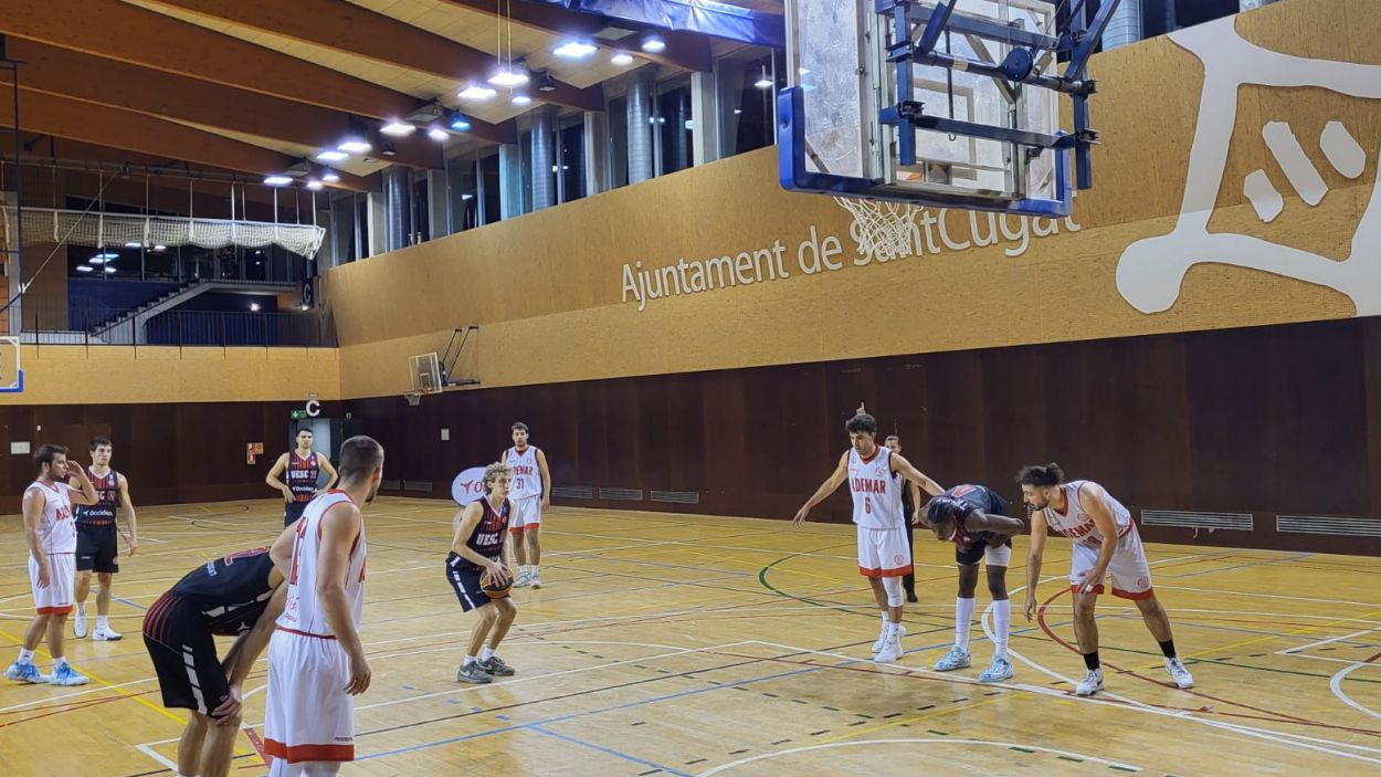 Imatge del partit entre la UESC i el Maristes Ademar / Foto: Cugat Mdia