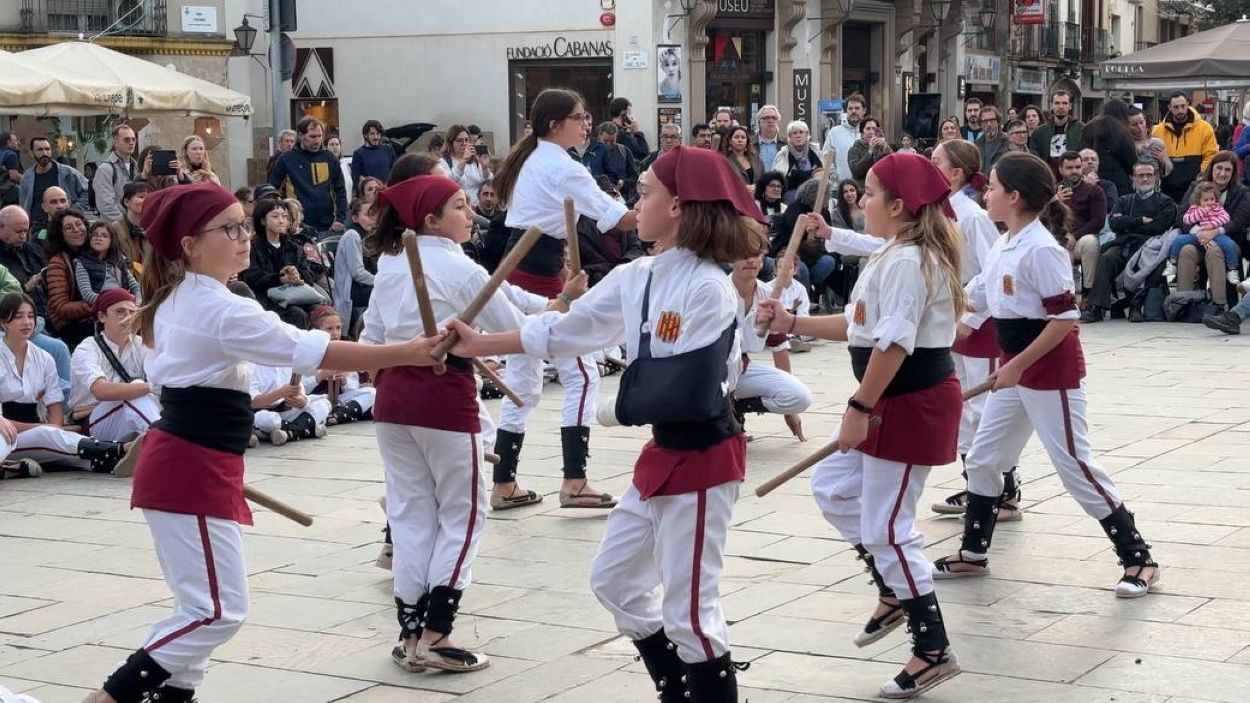 Un moment de l'actuaci dels Bastoners de Sant Cugat a la 49a Festa de Tardor / Foto: Cugat Mdia