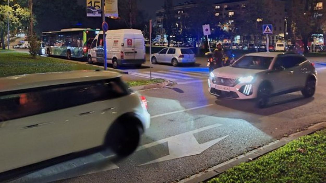 Un autobs ha quedat avariat al passeig de Francesc Maci / Foto: Ajuntament de Sant Cugat