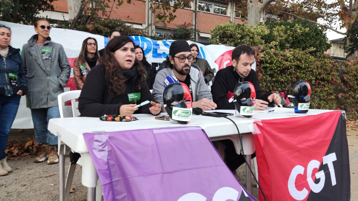 La roda de premsa s'ha celebrat davant del centre / Foto: Cugat Mdia