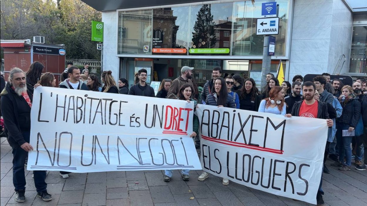 Alguns dels manifestants de Sant Cugat que han assistit a la protesta de Barcelona / Foto: Cugat Mdia