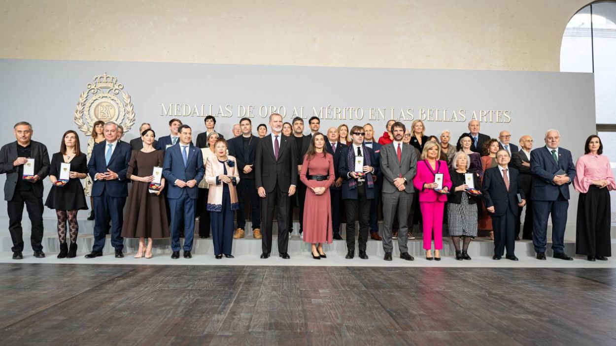 Foto de famlia dels guardonats amb la Medalla d'Or / Foto: Ministeri de Cultura