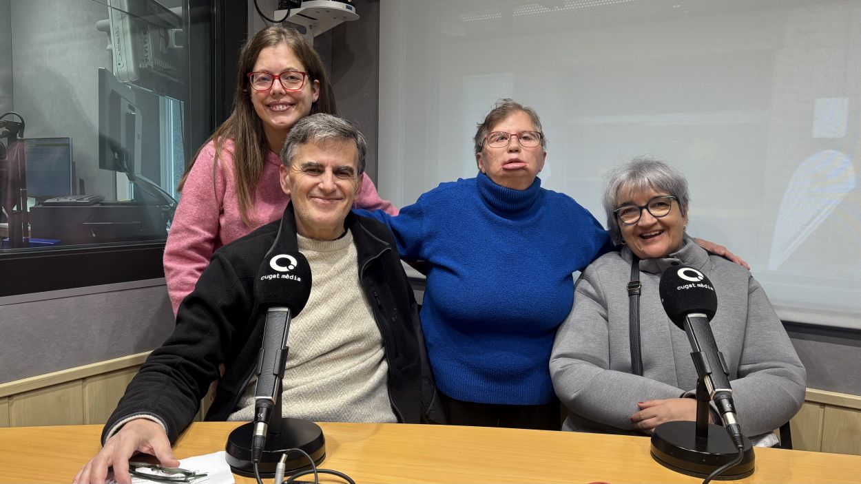 D'esquerra a dreta: Brbara Cit, Lalo Salazar, Maria Jos Garzn i Rosa Llopis a l'estudi Ramon Barnils de Rdio Sant Cugat / Foto: Cugat Mdia