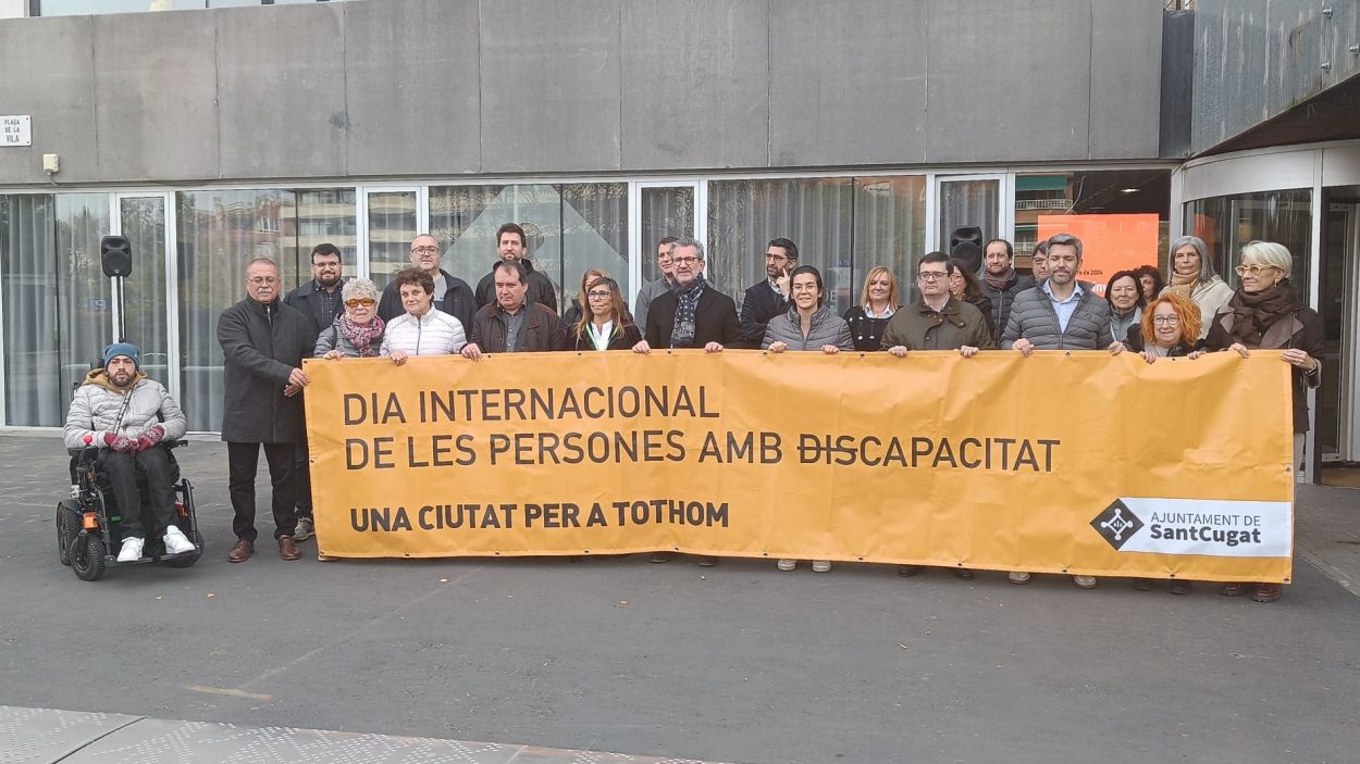 Foto de famlia del Dia Internacional de les Persones amb Discapacitat / Foto: Cugat Mdia