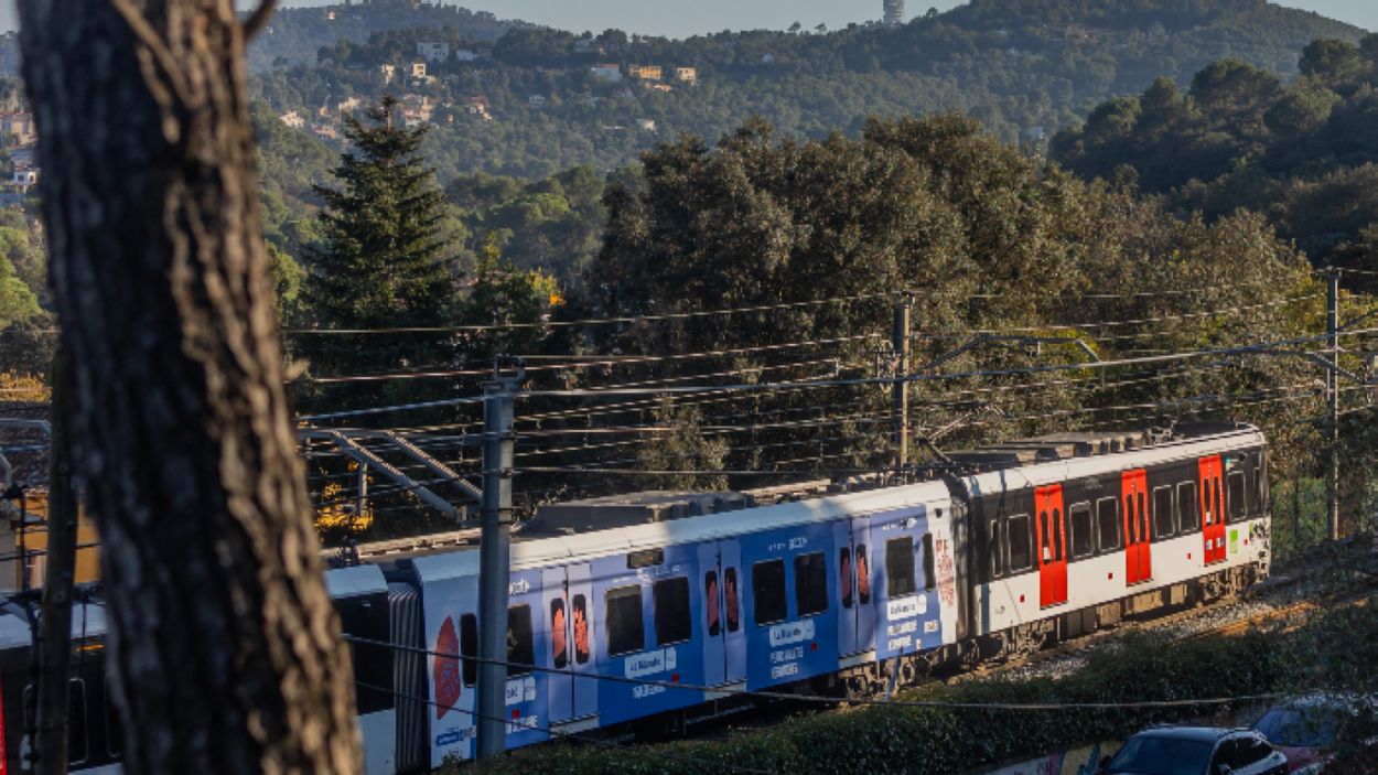 Un tren vinilat amb motiu de La Marat