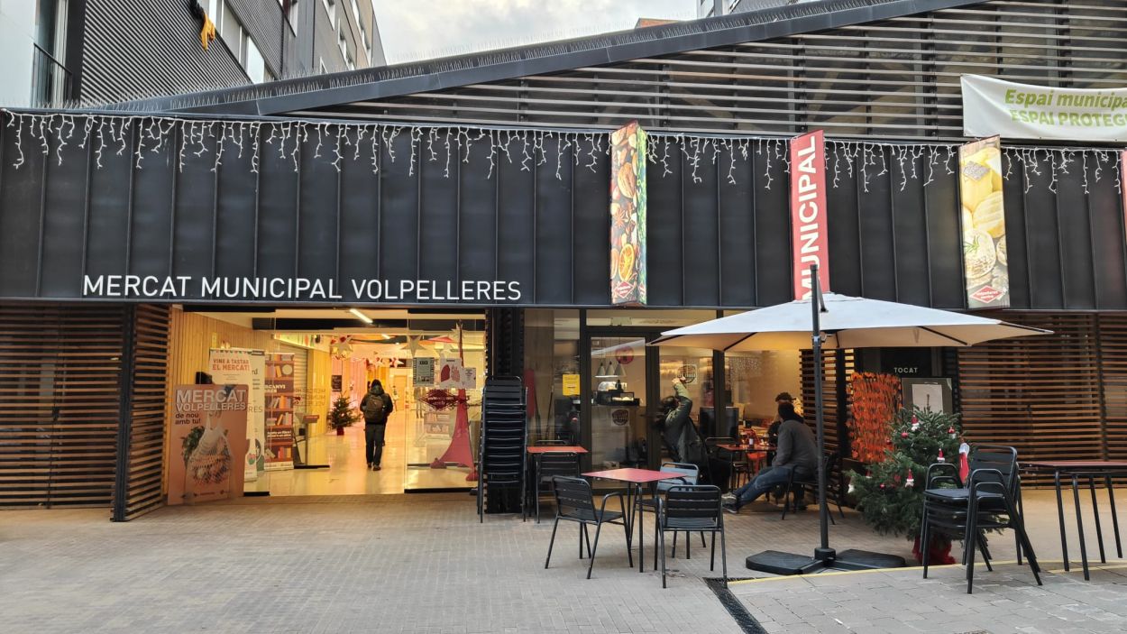 Una de les entrades del mercat municipal de Volpelleres / Foto: Cugat Mdia