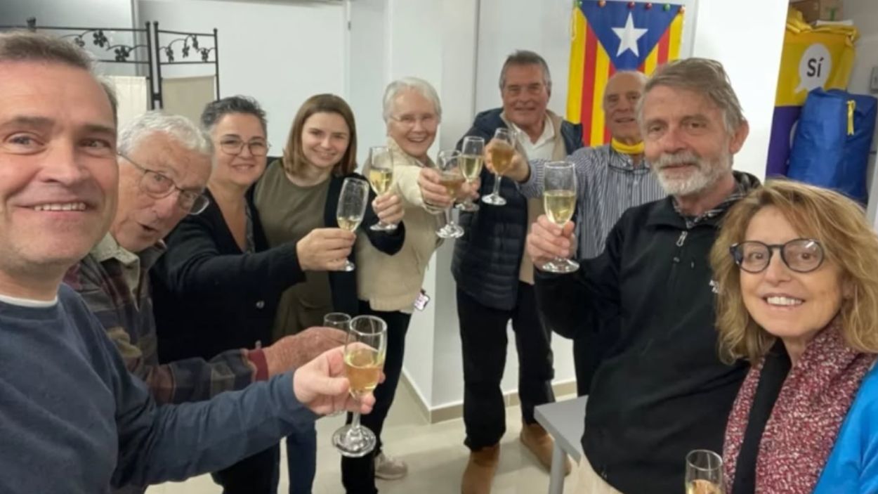 Membres de l'ANC el dia de la renovaci del secretariat / Foto: ACN Sant Cugat