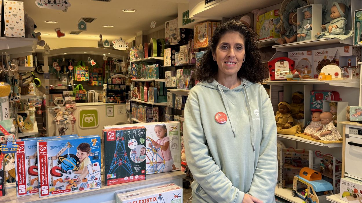 Mireia Cair, encarregada de la botiga Eurekakids de Sant Cugat / Foto: Cugat Mdia (Llus Llebot)