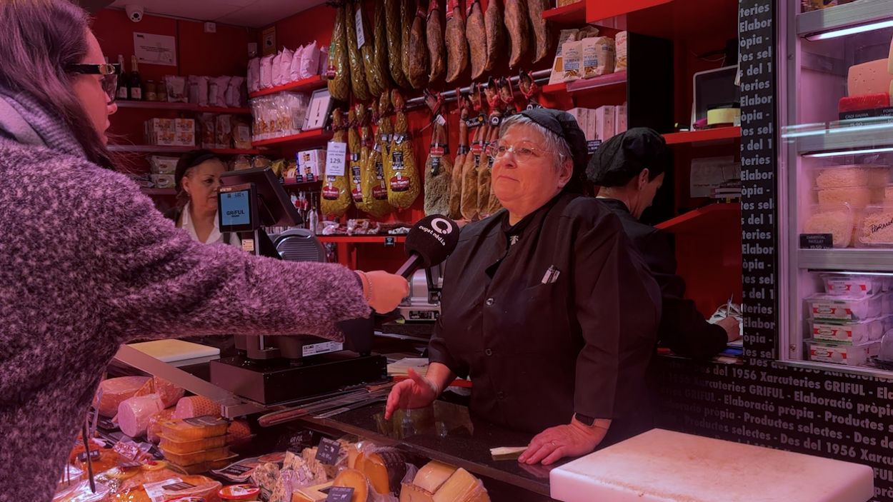 Els paradistes del Mercat de Torreblanca fa dies que noten la pujada de les vendes / Foto: Cugat Mdia