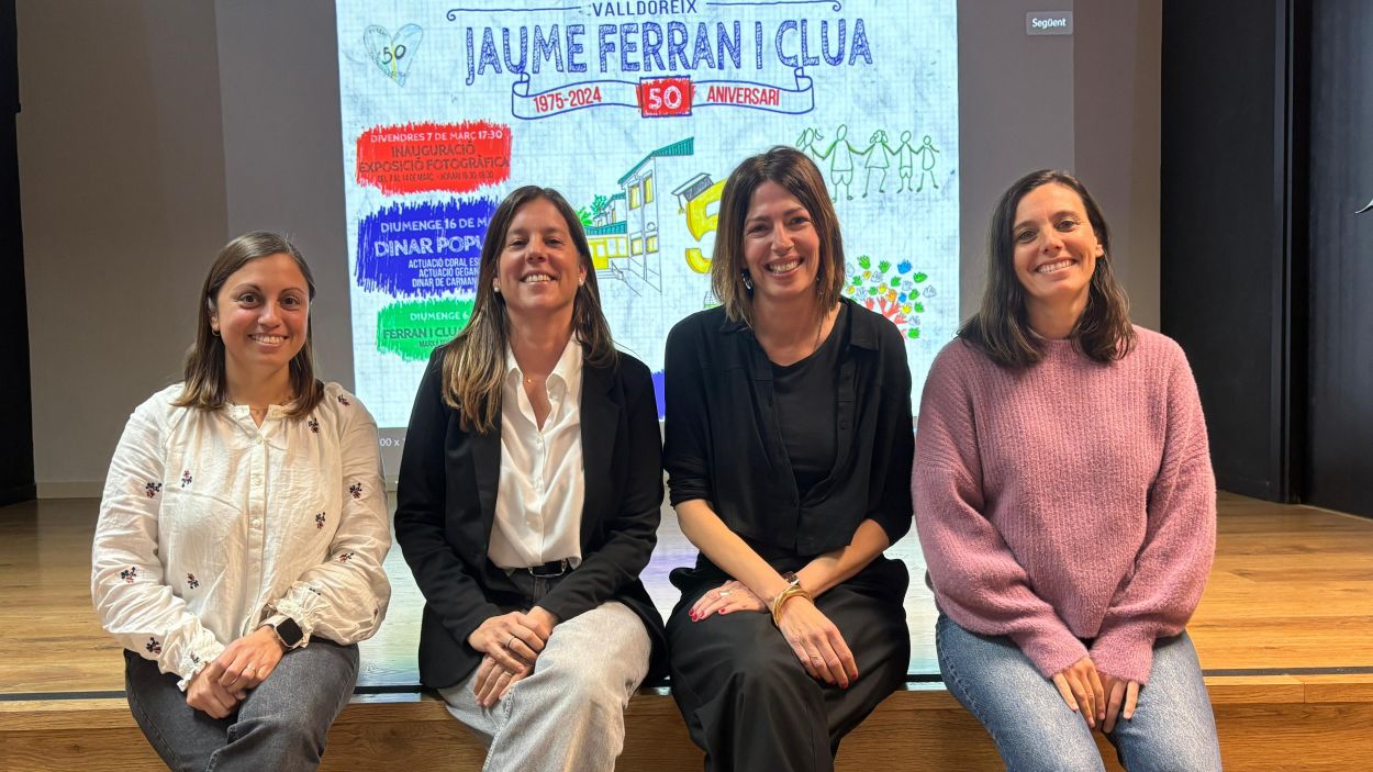 Laura Melero (secretria), Gemma Gmez (cap d'estudis), Esther Escud (directora) i Ariadna Bertrand (presidenta de l'AFA) / Foto: Cugat Mdia