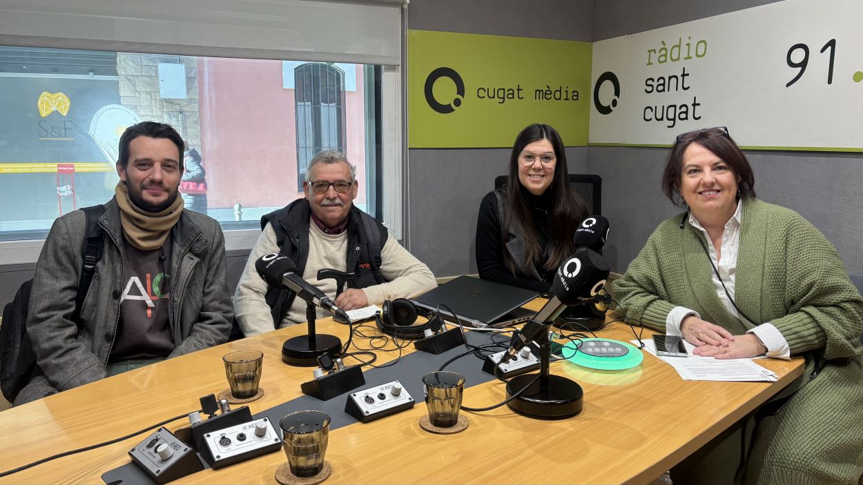 D'esquerra a dreta Jordi Pascual, Juan Merino, Alba Triad i Llusa Espn a l'estudi Ramon Barnils de Rdio Sant Cugat / Foto: Cugat Mdia