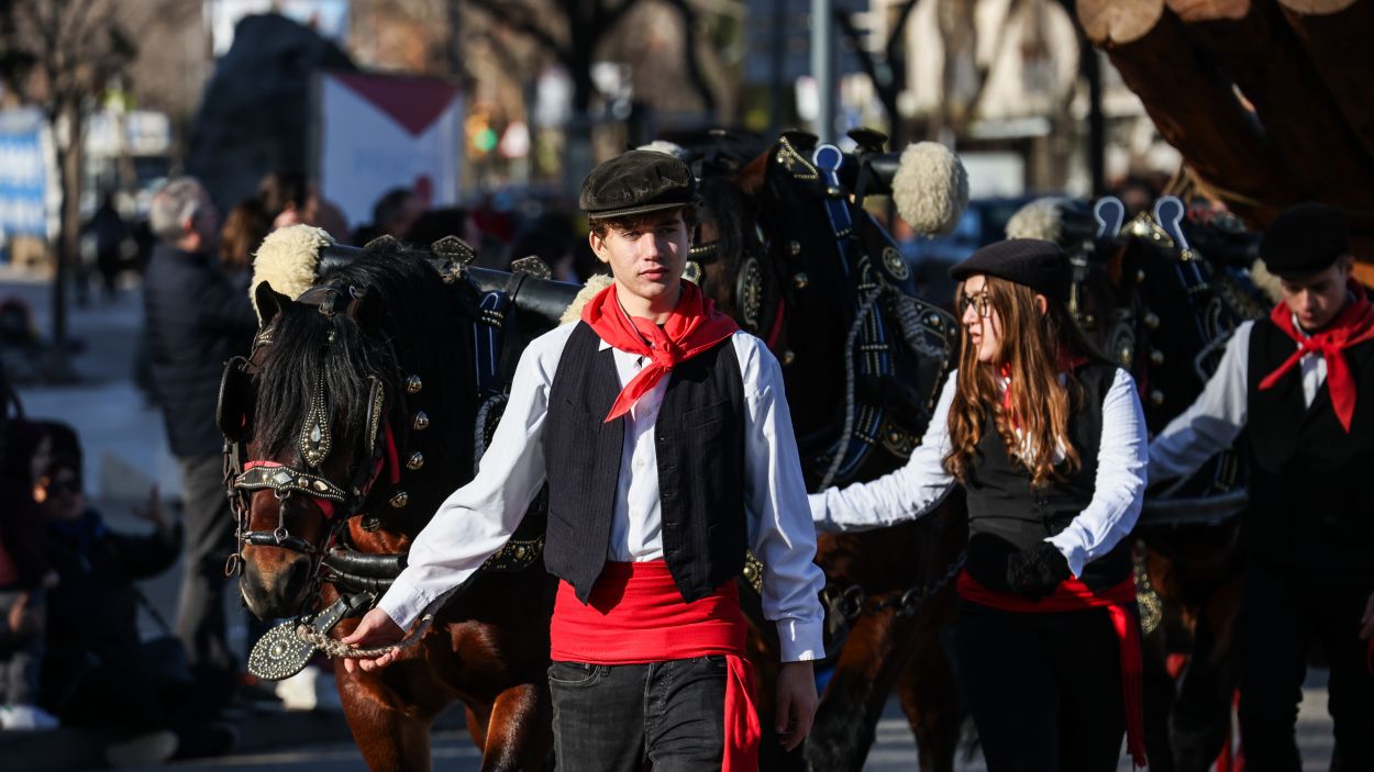 La passada dels Tres Tombs a Sant Cugat organitzada per la Comissi de Festes de Sant Antoni Abat / Foto: Ajuntament de Sant Cugat