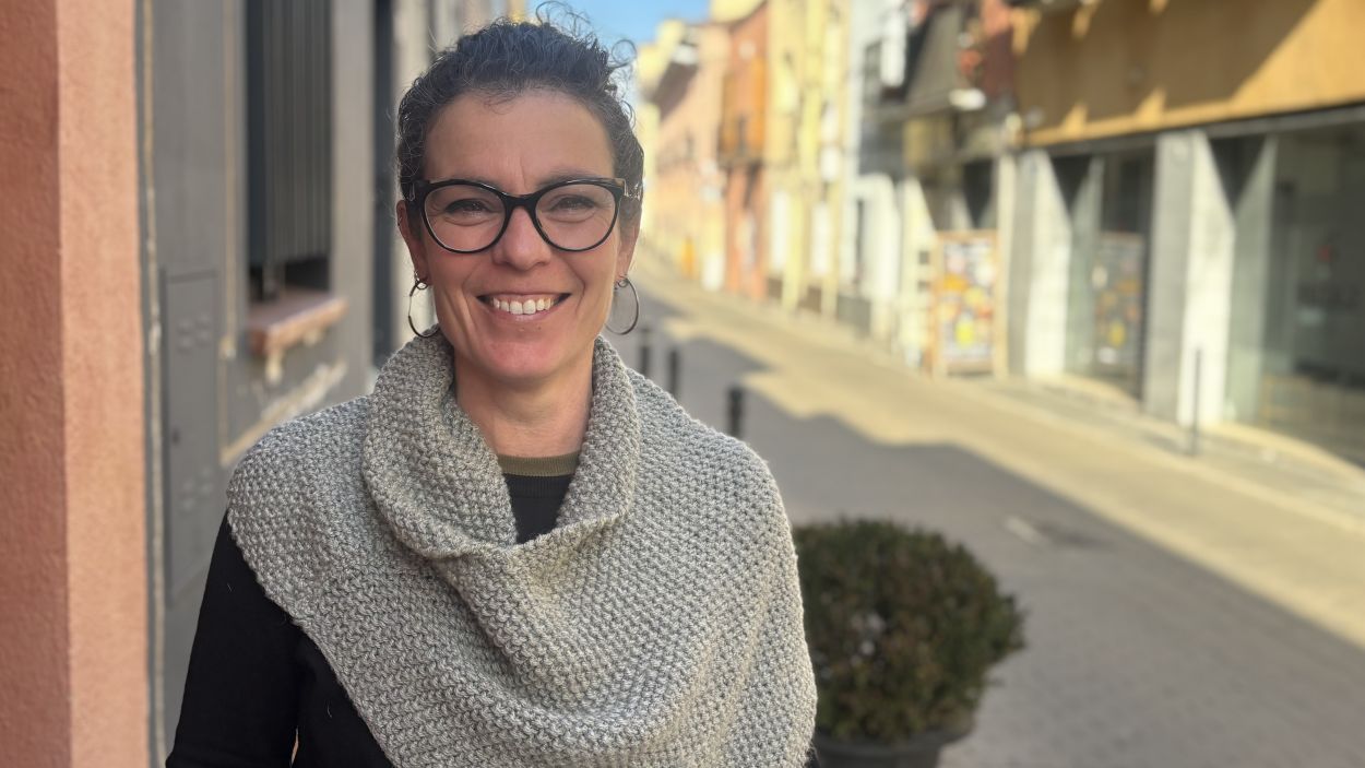 Alba Joh, responsable de la programaci De Prop de la XCCP, ha avanat les propostes del nou semestre al magazn 'Faves comptades' / Foto: Cuat Mdia