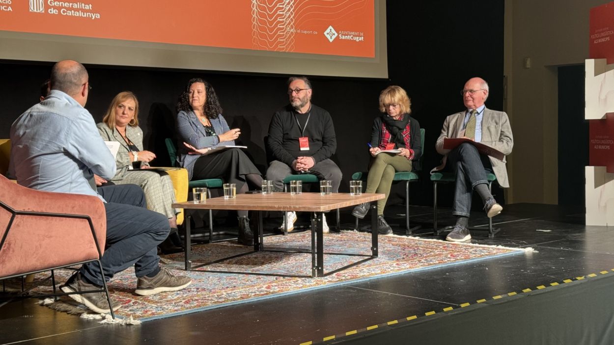 Taula rodona de la primera Jornada de Poltiques Lingstiques als Municipis / Foto: Cugat Mdia