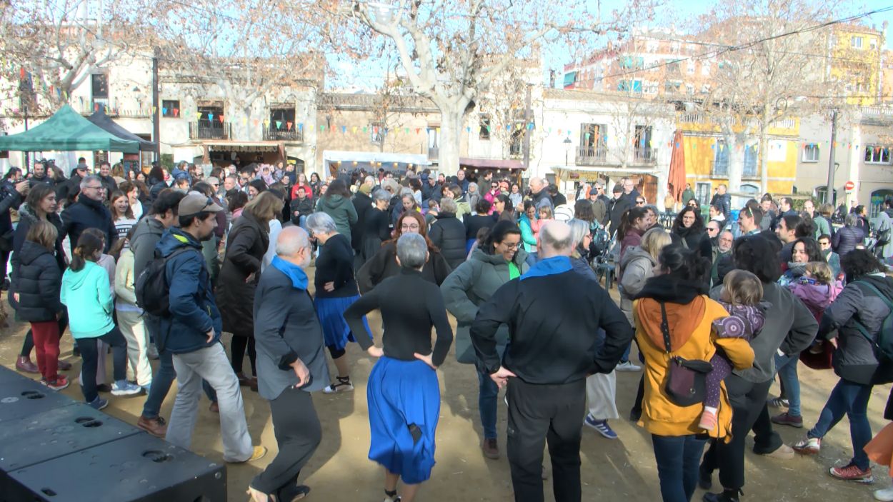 Un moment de la ballada final de l'acte inaugural del 50 aniversari de l'Esbart