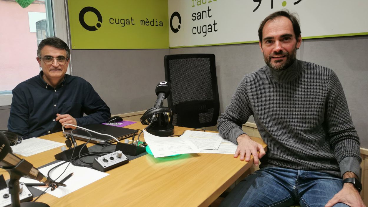 Enric Terradellas i Miquel Prez a l'estudi de Rdio Sant Cugat