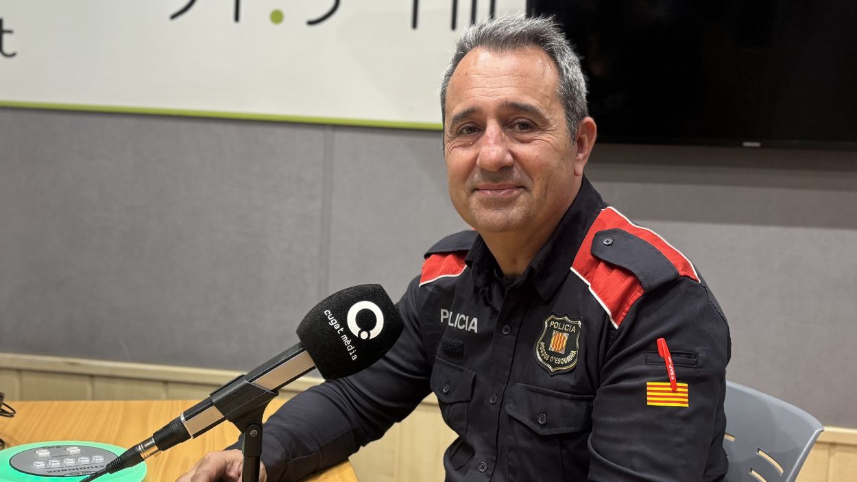 Paco Bustos, agent de l'Oficina de Relacions amb la Comunitat de la comissaria dels Mossos d'Esquadra de Sant Cugat 