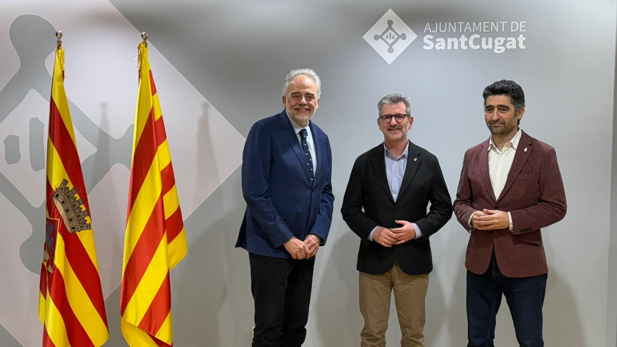 El rector de la UAB, Javier Lafuente, amb l'alcalde, Josep Maria Valls, i el tinent d'alcaldia de Relacions Institucionals, Jordi Puigner / Foto: Cugat Mdia