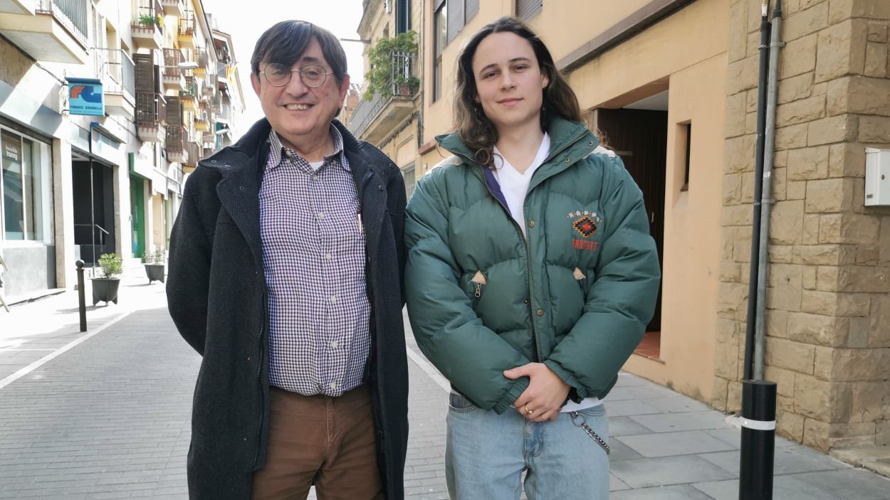 Joan Josep Gutirrez i Ionas Mercadal davant de Cugat Mdia / Foto: Cugat Mdia