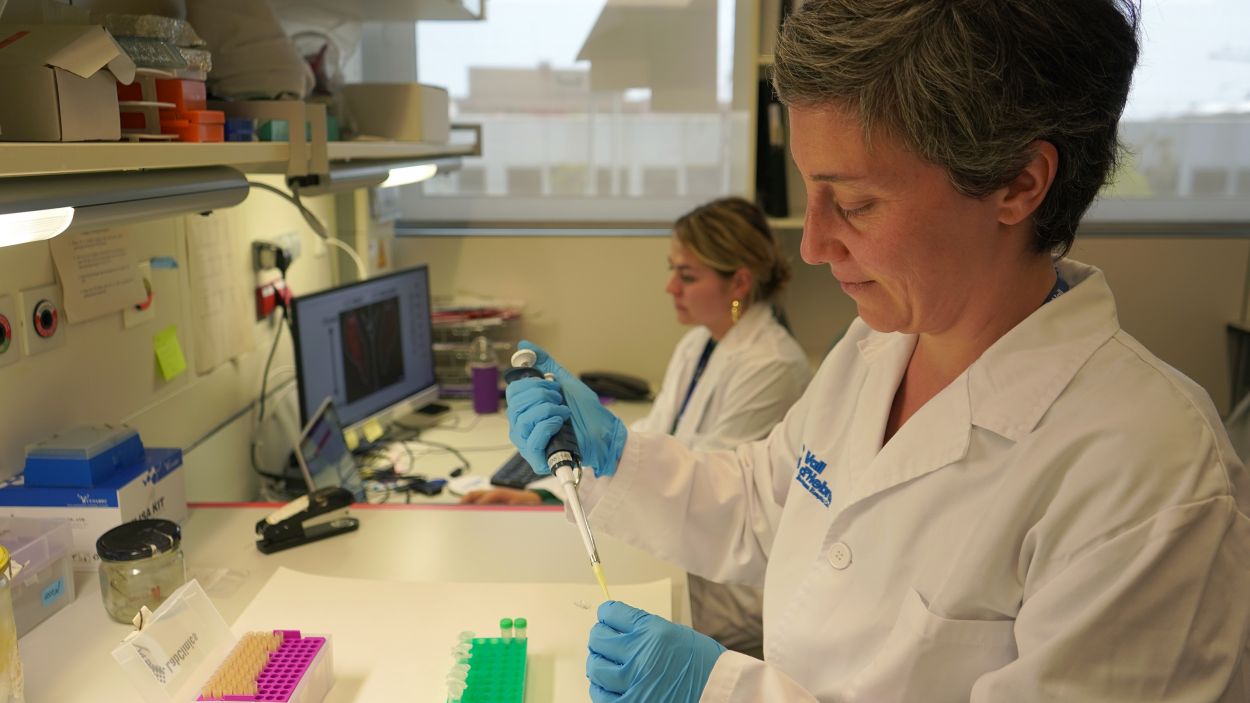 Marta Vila al laboratori / Foto: Institut de Recerca Vall d'Hebron