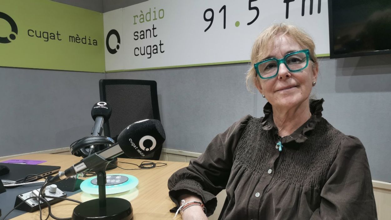 Carmen Blanco a l'estudi de Rdio Sant Cugat