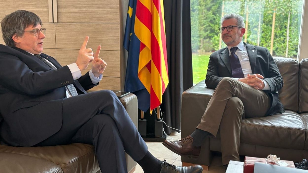 L'alcalde, Josep Maria Valls, i el president de Junts per Catalunya, Carles Puigdemont, en una visita recent a Waterloo / Foto: Cedida