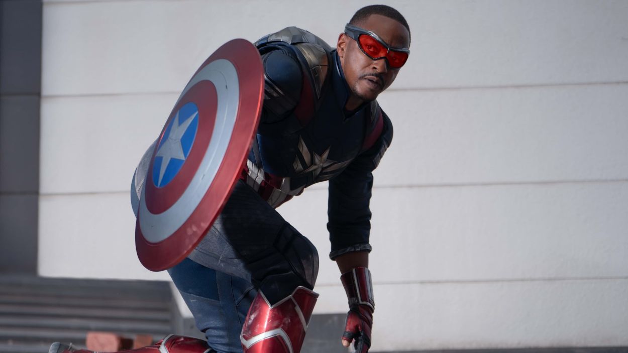 Sam Wilson s'estrena en el paper de Capit Amrica a  'Capitn Amrica: Brave New World' en substituci de Steve Rogers / Foto: Un moment de la pellcula