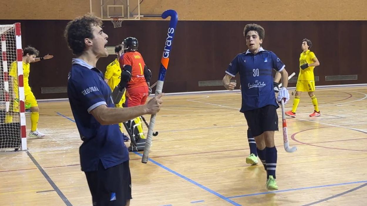 Oriol Serrahima celebra un dels gols del Junior / Foto: Cugat Mdia