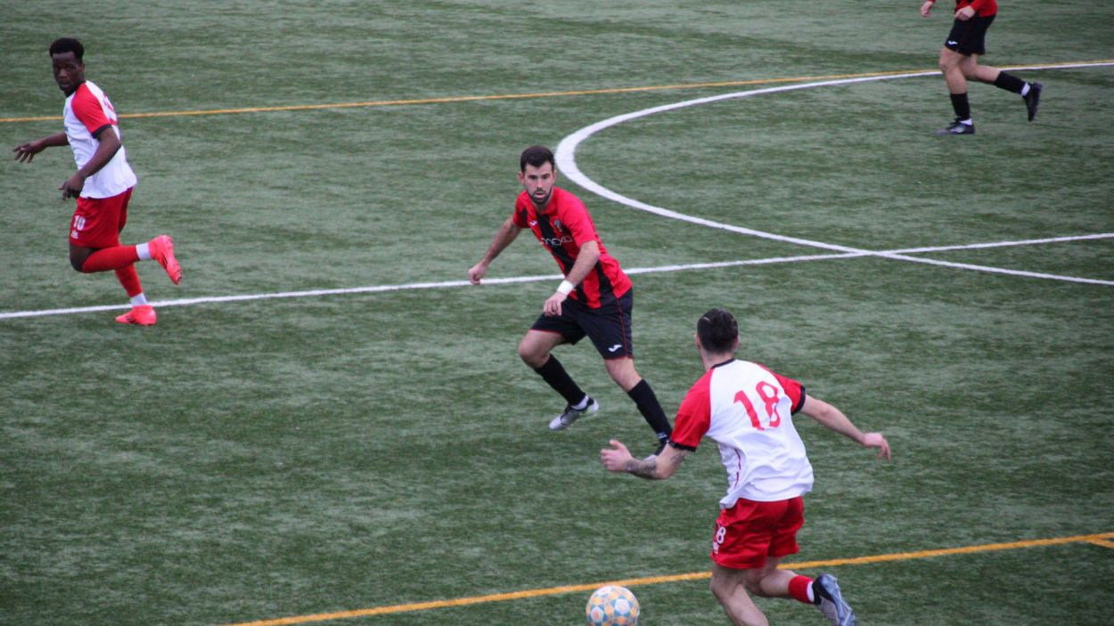 Imatge del partit entre el SantCu i el Vladecans / Foto: Albert Gabarron- Viladecans