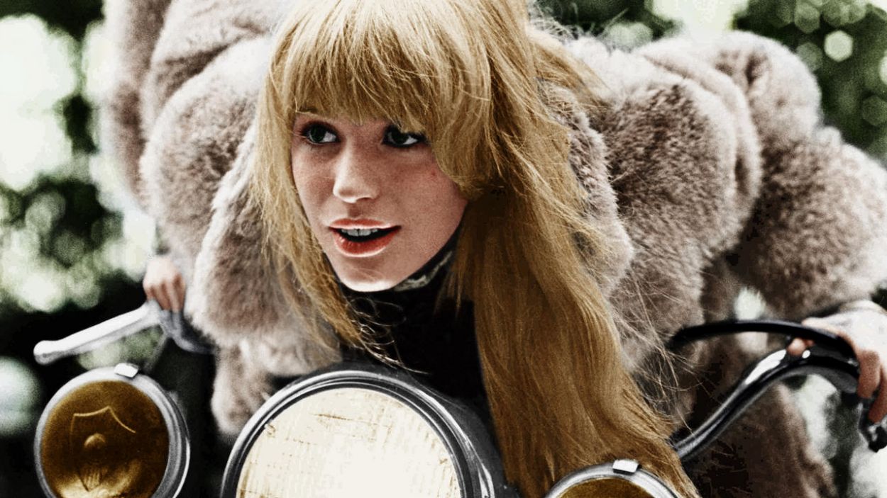 Marianne Faithfull en un fotograma de 'La noia de la motocicleta' / Foto: Un moment de la pellcula